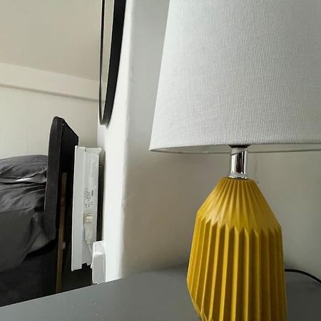 1 Bedroom Flat With En-Suite Leeds  Bagian luar foto