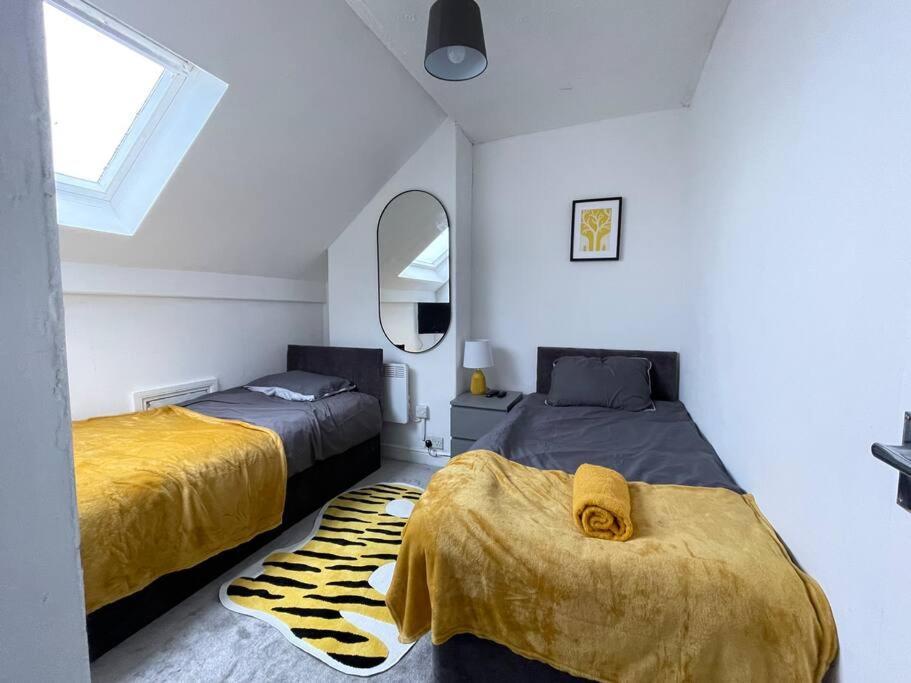 1 Bedroom Flat With En-Suite Leeds  Bagian luar foto