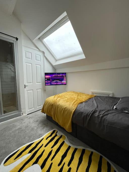 1 Bedroom Flat With En-Suite Leeds  Bagian luar foto